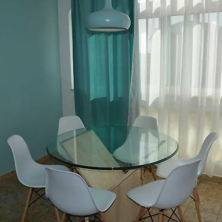 Apartment Spacious Apartment In Los Cristianos *