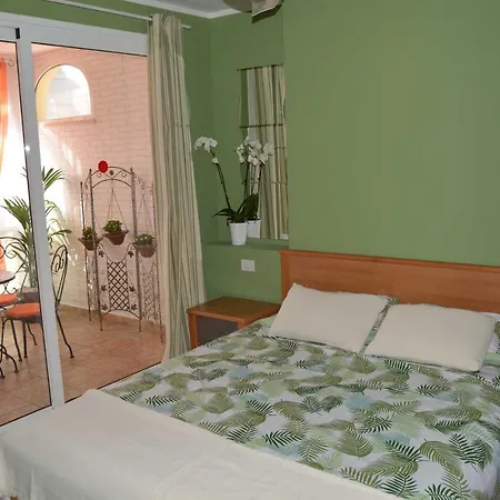 Spacious Apartment In Los Cristianos *